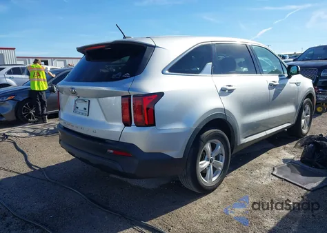 2021 Kia Sorento Lx z USA, uszkodzony, nr VIN 5XYRG4LC8MG032002